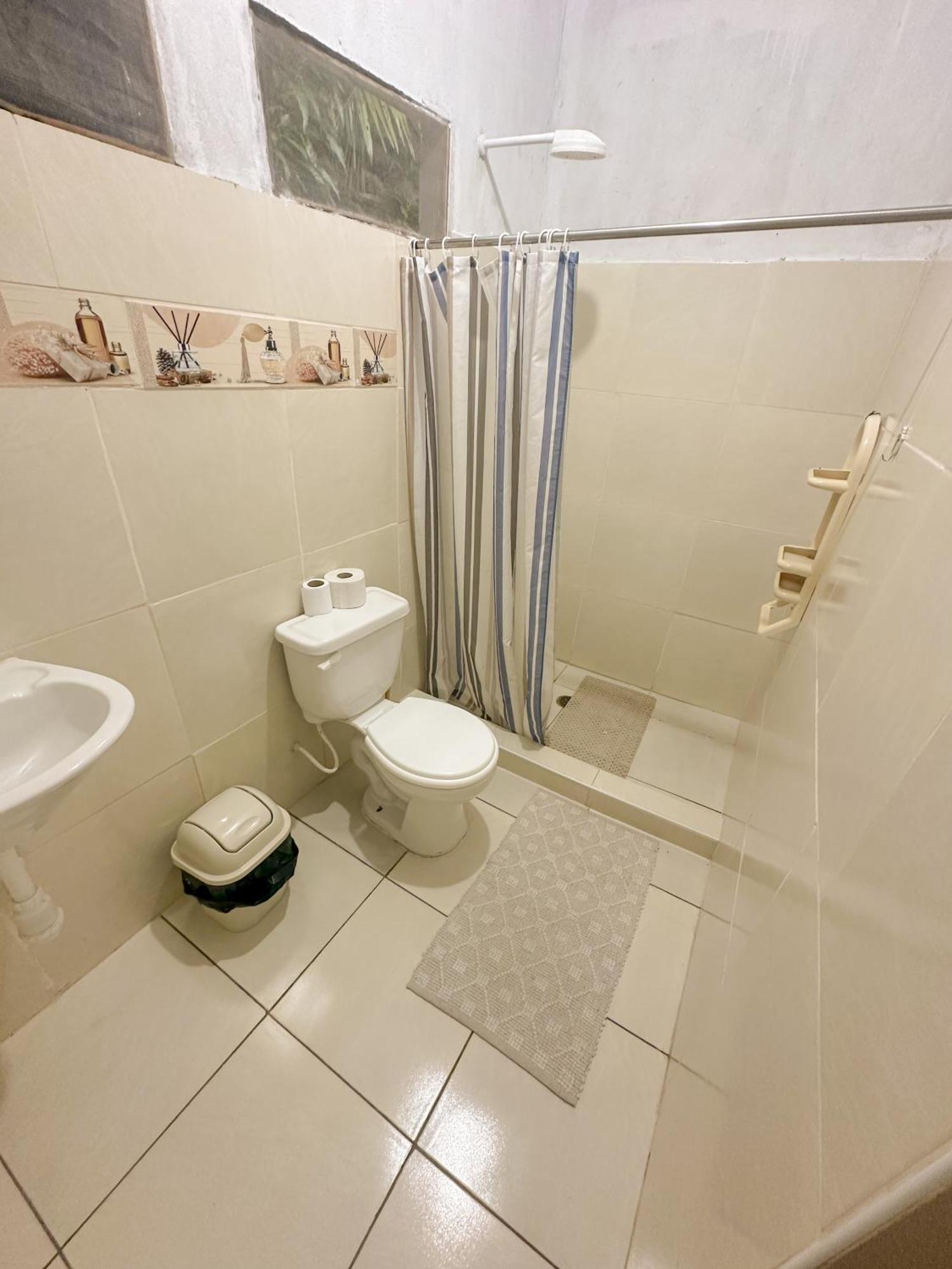 Otorongo Guest House Iquitos Exterior photo